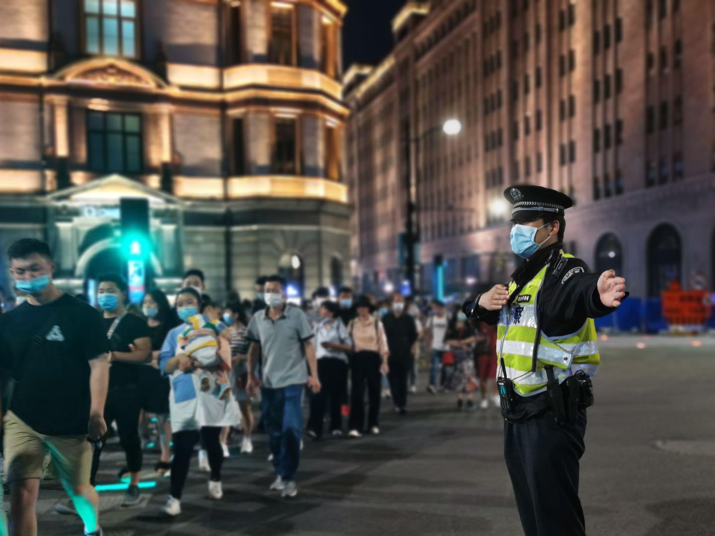 上海疫情防控新措施下的隐秘小巷特色小店风采