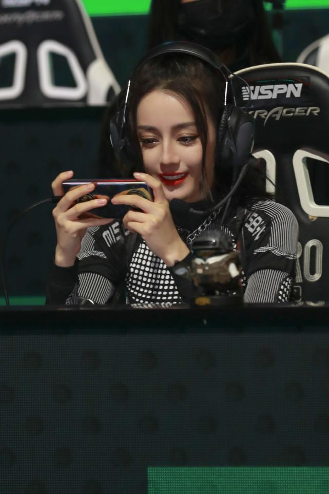 王一博最新爆料,变化中的学习之路与自信的力量展现