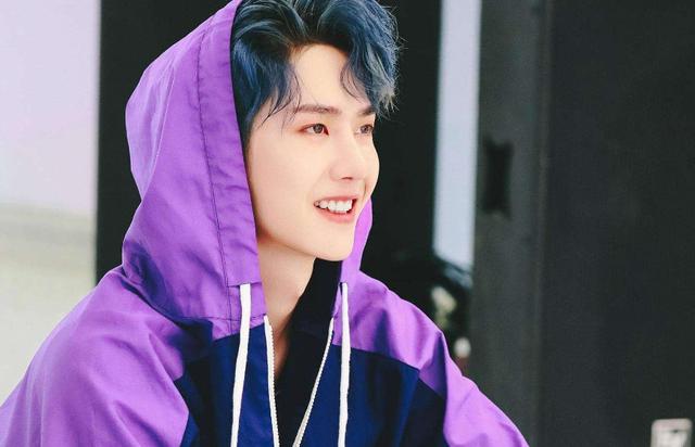 吴亦凡郑爽,变化的力量与自信成就之旅的最新视频揭秘