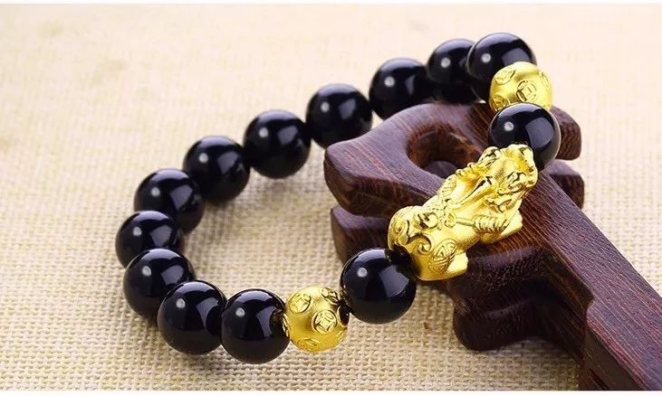 最新款黄金手串,自信与成就的象征