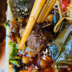 最新版孺子牛,最新版孺子牛,小巷中的美食秘境