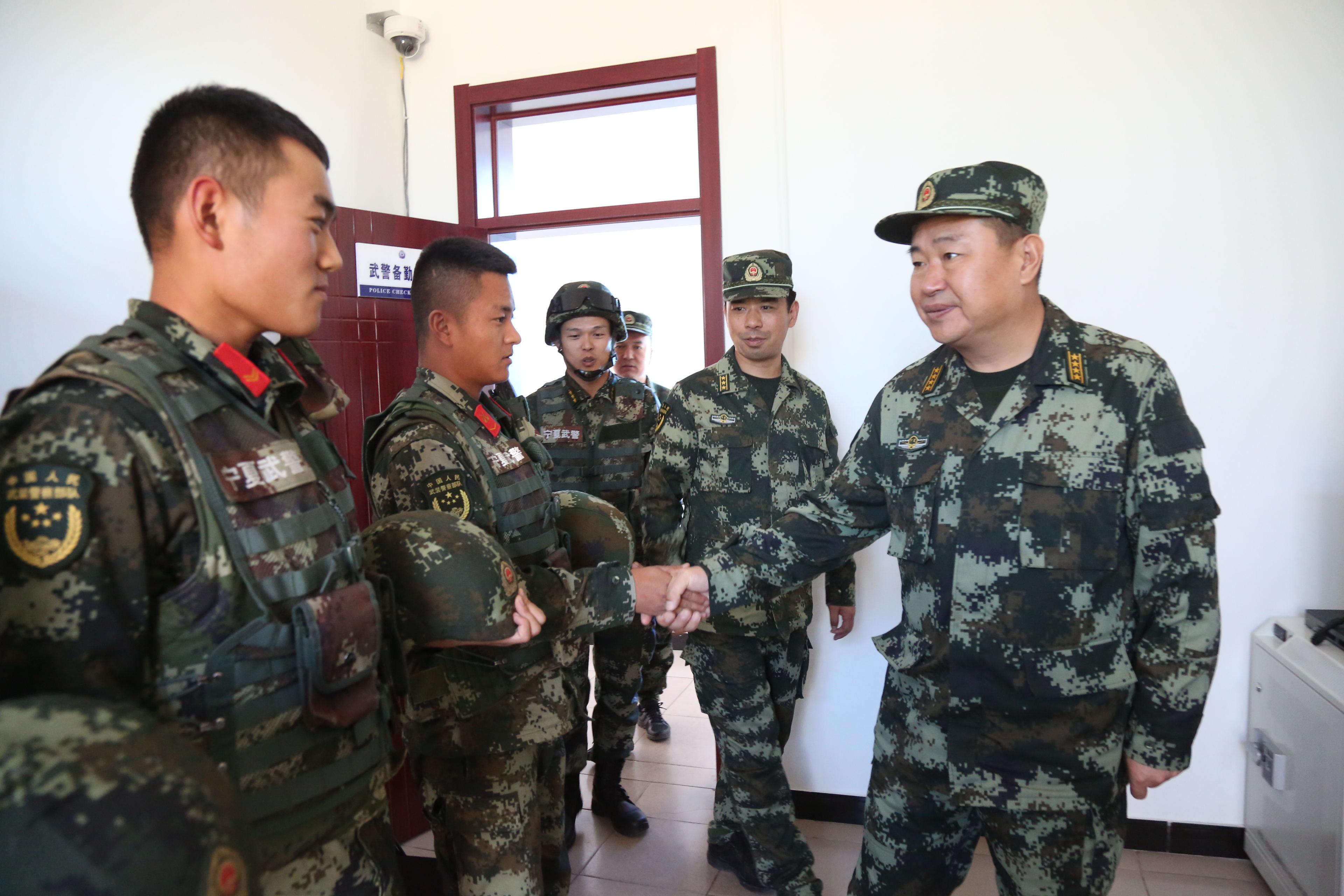 周最新一期,时代脉搏的跃动报道