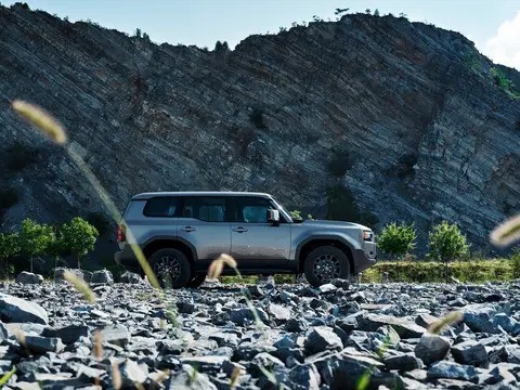 丰田普拉多最新车型,自然美景的探索之旅