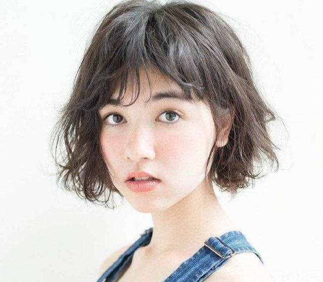 最新短发潮流发型与科技产品介绍