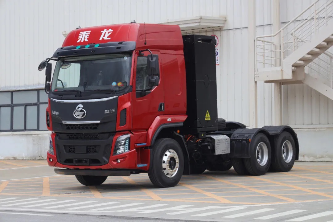 最新款牵引车,推动策略优化_轻奢版94.370