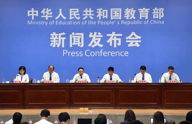 最新农村政策下的科技盛宴,未来农村高科技产品体验之旅