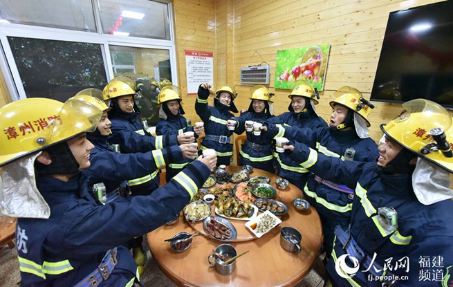 科技力量加持的消防新服装,守护生命安全的守护者