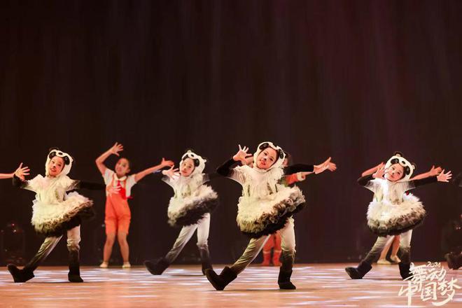 最新少儿舞蹈,舞动自信,启航梦想之旅