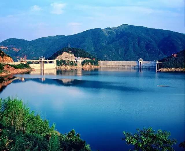 镜岭水库,最新动态与水库边的温馨故事,欢笑与友情的交织地