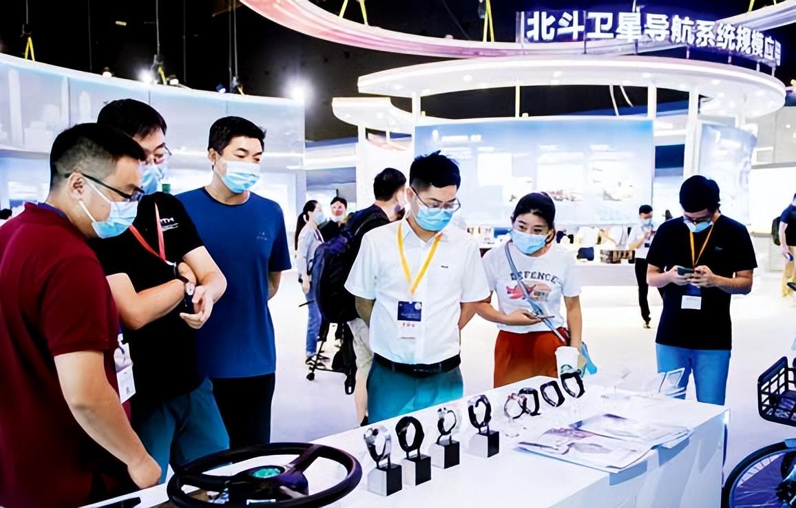 最新利好消息,最新利好消息!全新高科技产品震撼登场,引领科技潮流,改变生活方式,让你领略前所未有的智能体验!