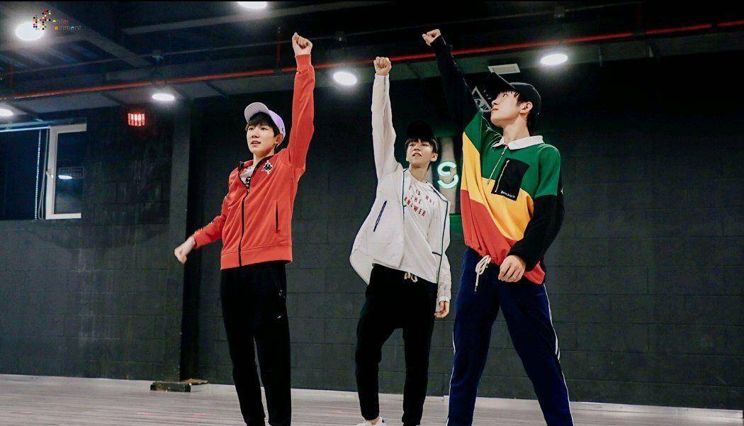 tfboys最新写真四周年,数据获取方案_别致版23.971