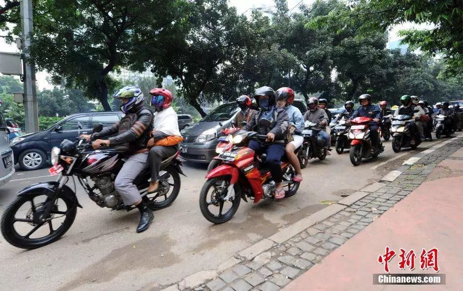 探索小巷深处的宝藏,最新摩托车之旅启程