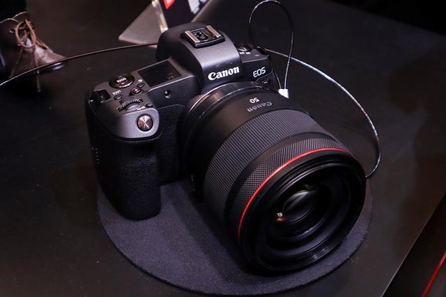 佳能最新固件，技术进化激发无限潜能