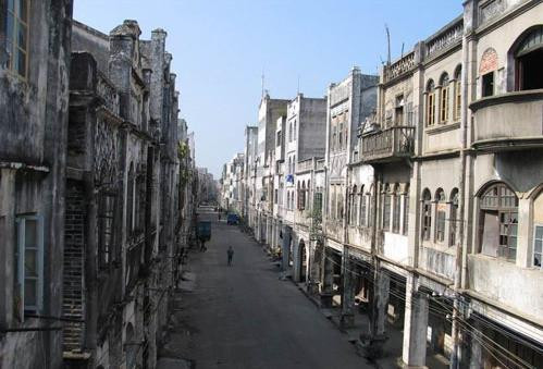 最新银行排名与小巷中的美食秘境探索,特色小店的独特魅力