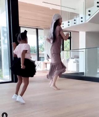 最新婚纱图片，变化、学习与自信的力量展现时尚魅力