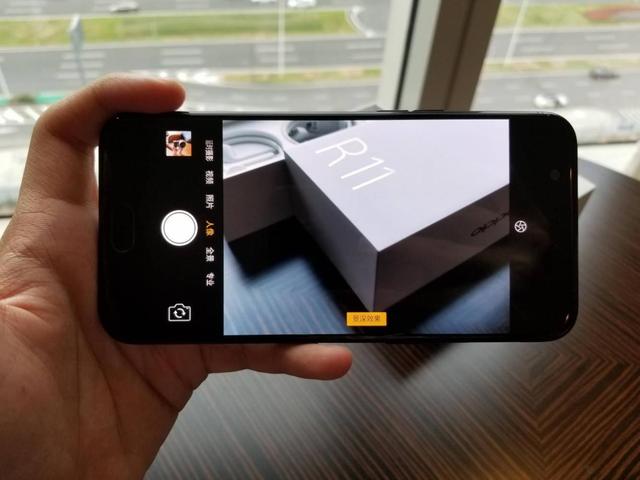 OPPO最新款手机,友谊的纽带,温馨的陪伴