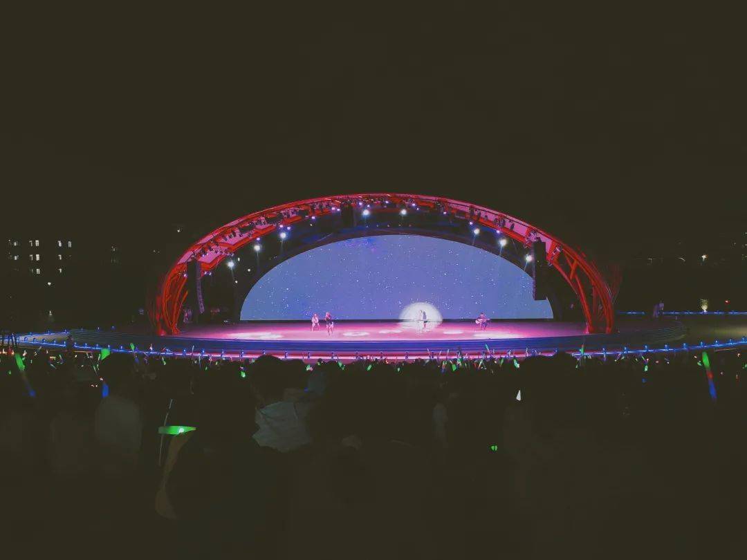 李小璐最新动态，日常小确幸与友情的温暖纽带