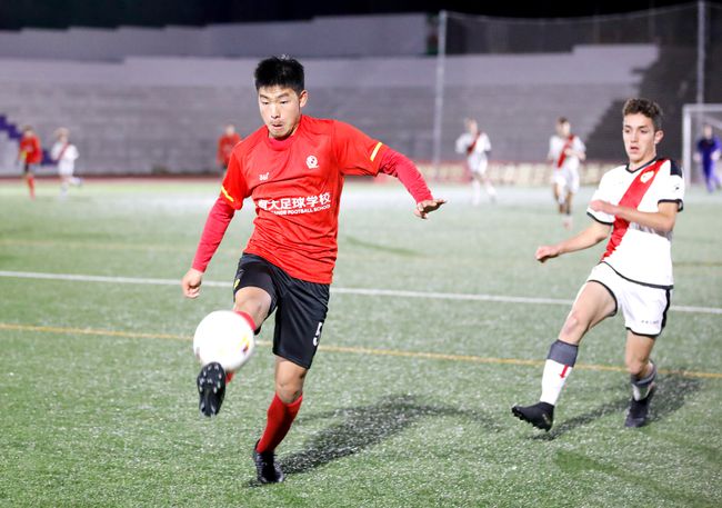 恒大足校最新名单，小巷深处的足球梦想与独特小店的奇遇纪事