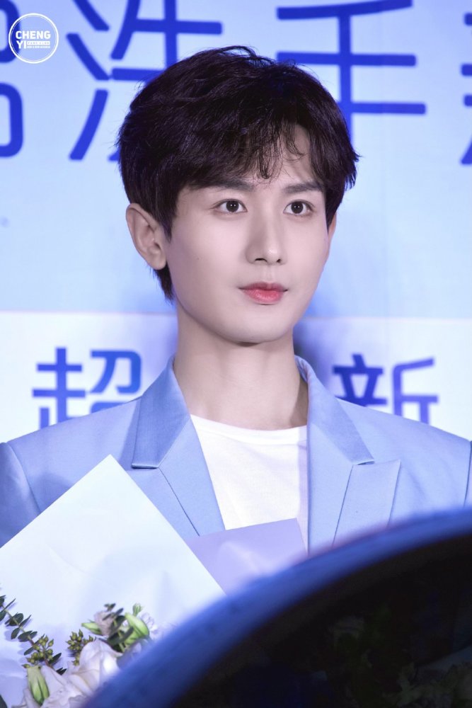 成毅的日常工作日常,趣事、友情与温暖纽带下的上下班之旅