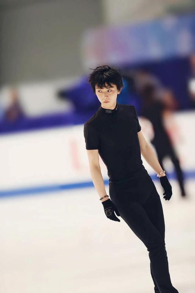 羽生结弦,自信与成就感的励志之旅,最新图片一览
