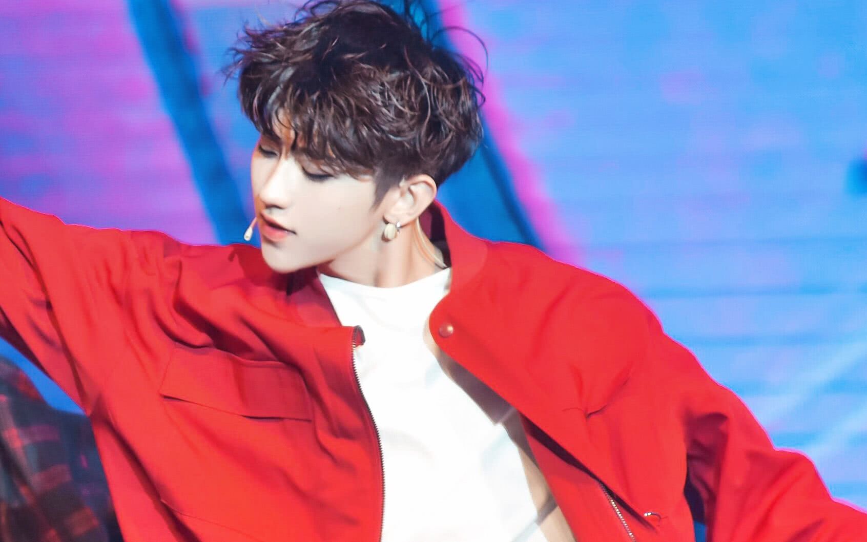 蔡徐坤最新舞台壁纸,获取与应用详细步骤指南