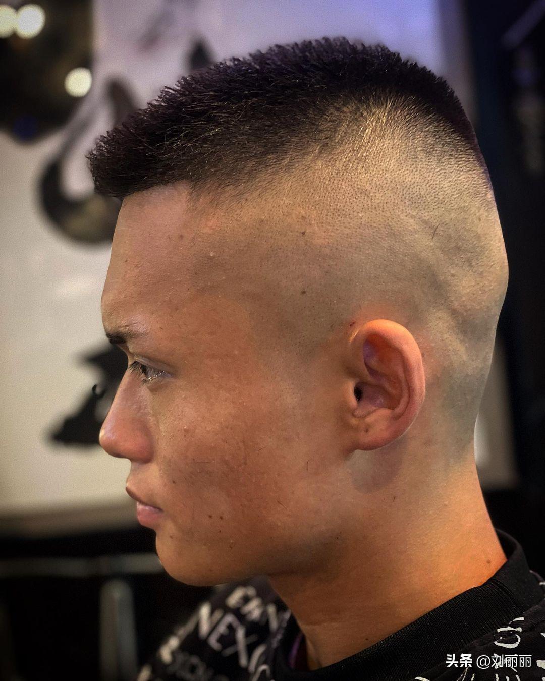 最新男士烫发发型时尚潮流多元展现风采