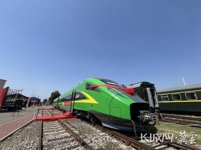 旬阳动车最新动态,温馨之旅,速度与友情的完美交融