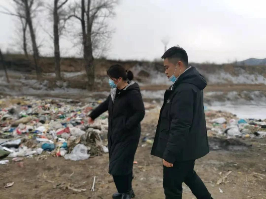 最新款厚底雪地靴,时尚与温暖的踏雪无痕守护者