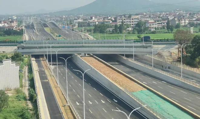 赣新大道最新动态,温馨旅程启程之际的更新消息