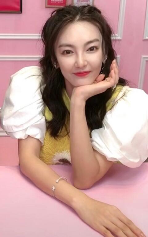 辛巴和张雨绮最新视频,变化的力量与自信成就感的源泉展现新风采