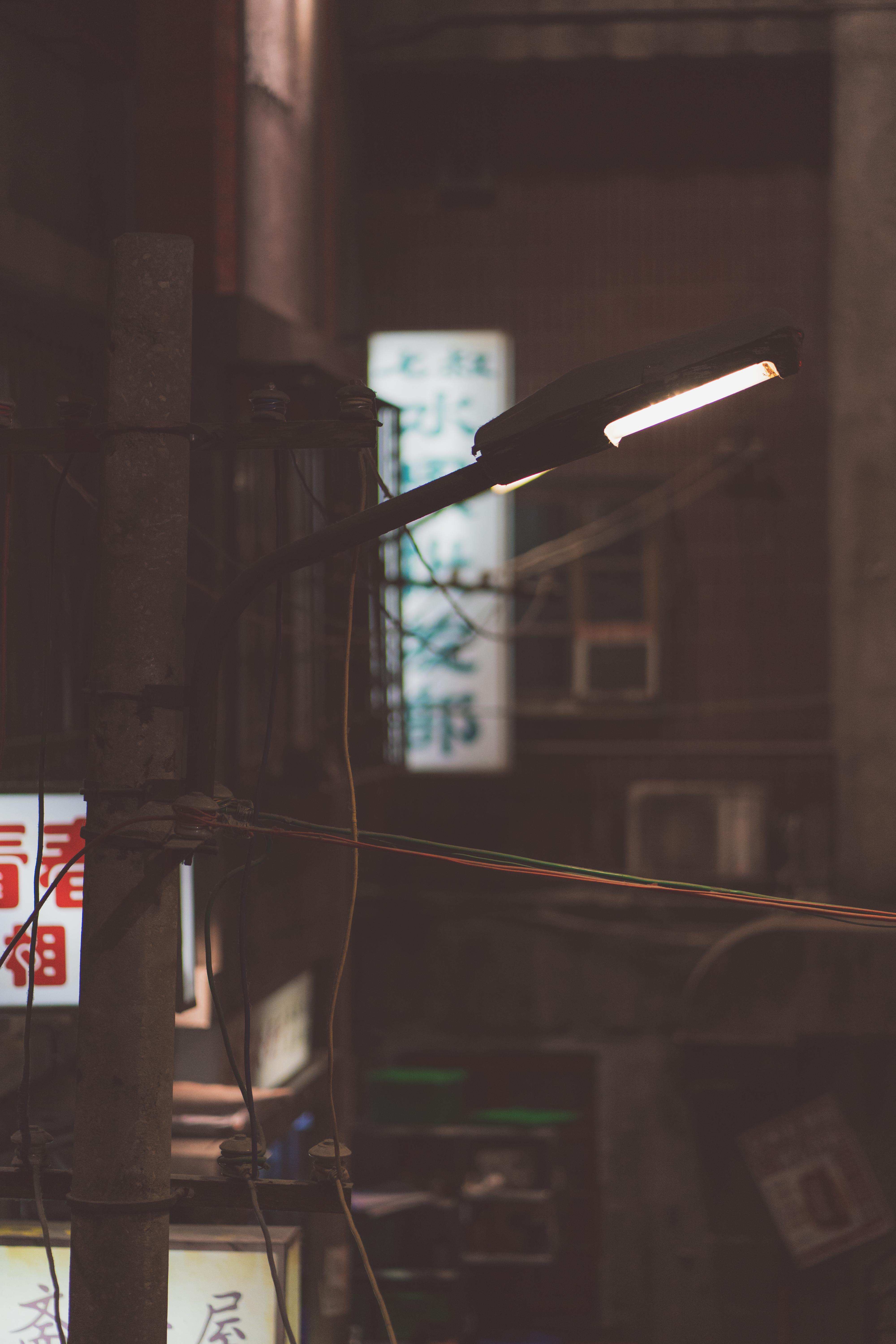 索尼最新款85寸电视,小巷中的视听盛宴体验