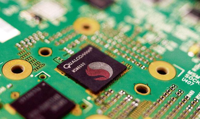 华为智能芯片最新动态,家庭温馨日常故事中的科技力量