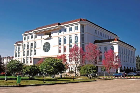 滇池学院最新进展,探索自然美景的诗意之旅揭秘