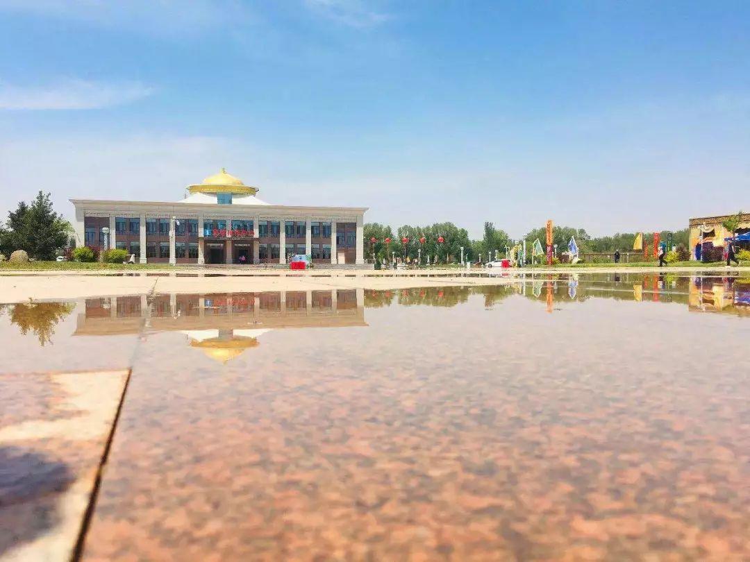 四川金顶上市,小巷美食秘境的开启