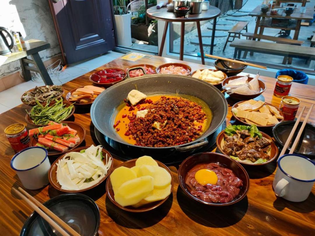 卡通动漫男生小巷探秘特色小店