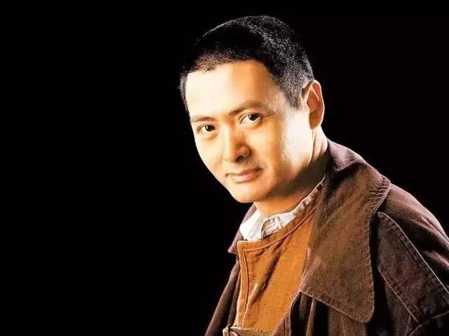 演员特质，自信、适应与成就的力量塑造星途之路
