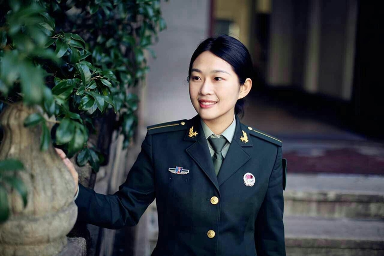 演员银雪的成长之路,如何学习表演艺术,成为一名优秀演员?