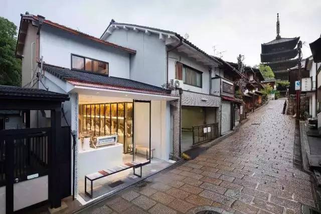 阳光城股价最新动态及小巷深处的特色小店揭秘