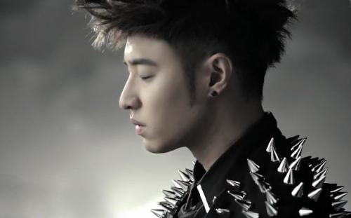 潘玮柏与吴昕独家对话,揭秘小巷特色小店,独家采访曝光!