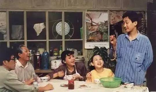 我爱我家电视剧,小巷深处的特色小店故事