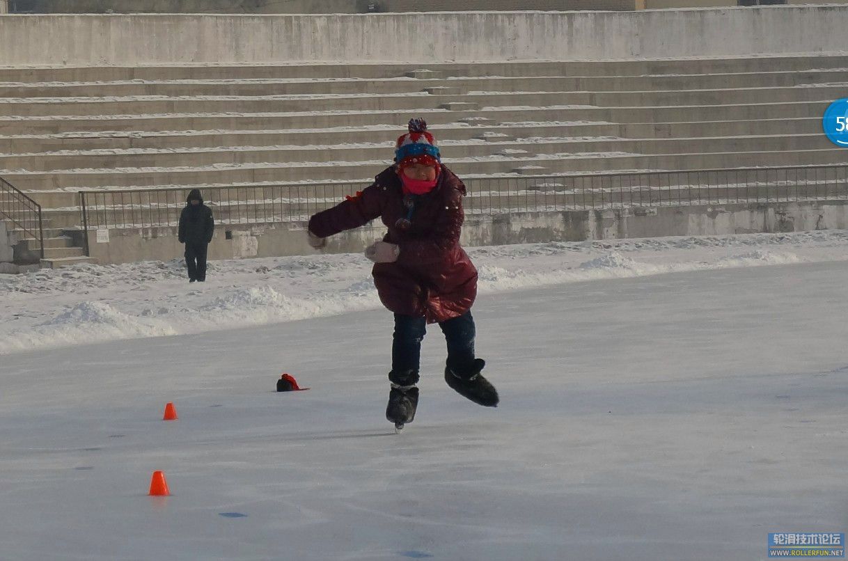 最新滑冰影像揭秘,小巷深处的滑冰天堂