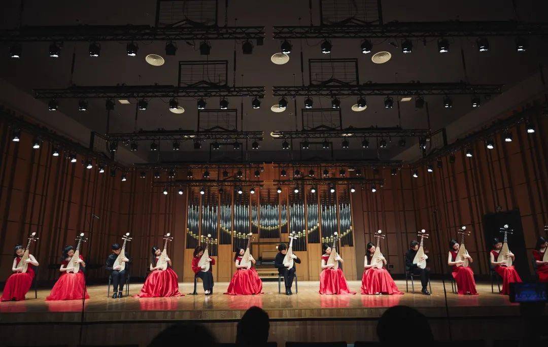 藤新作品发布,探索艺术创新的边界