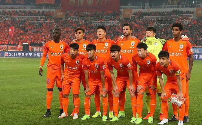 鲁能队比赛,自然美景中的足球盛宴,心灵之旅的启程