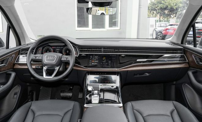 时代背景下的豪华SUV市场翘楚,途锐最新价格揭秘