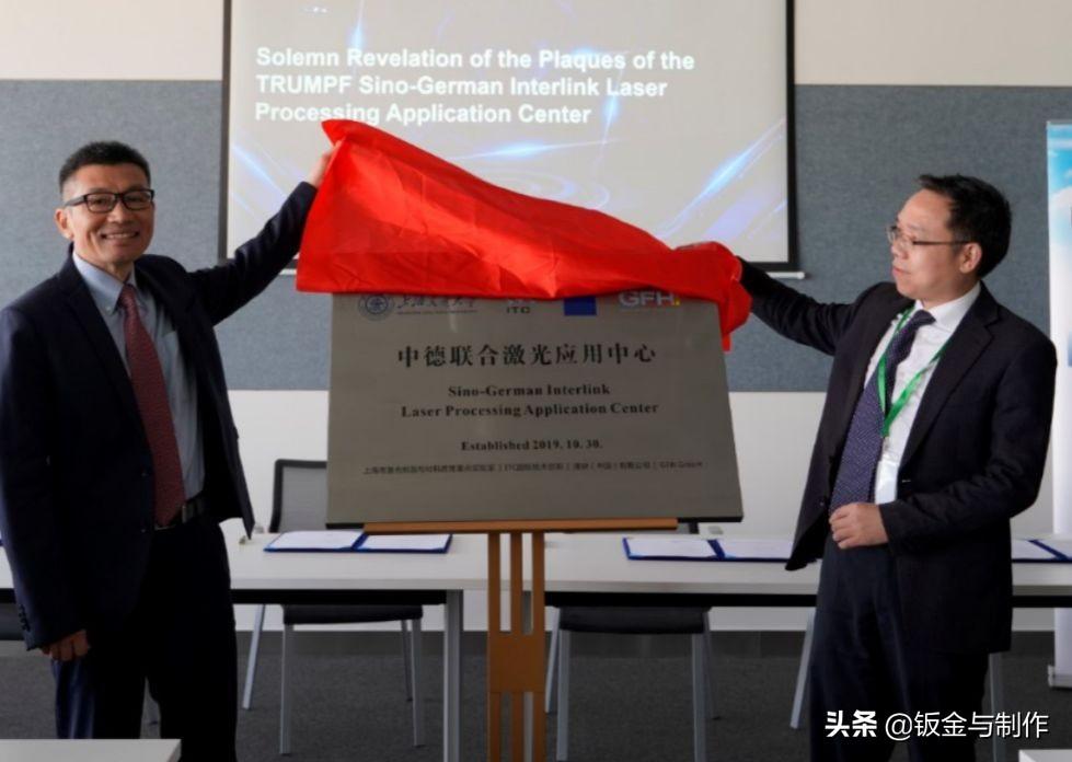 奔驰大G最新款,家庭之旅与友情的纽带之选