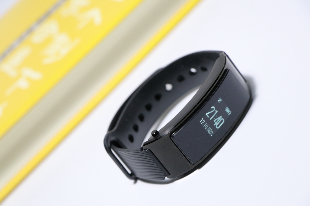 华为最新款手环,爱的日常,温馨的陪伴纽带