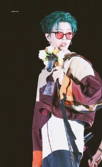 范丞丞最新图片,科技新星展现前沿魅力