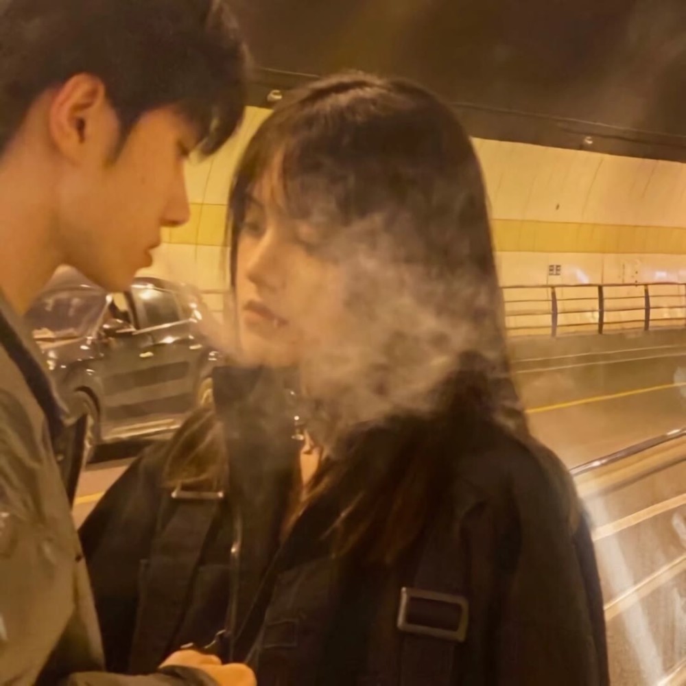情侣头像最新款，学习成长中的自信与成就力量，展现情侣间的力量与变化