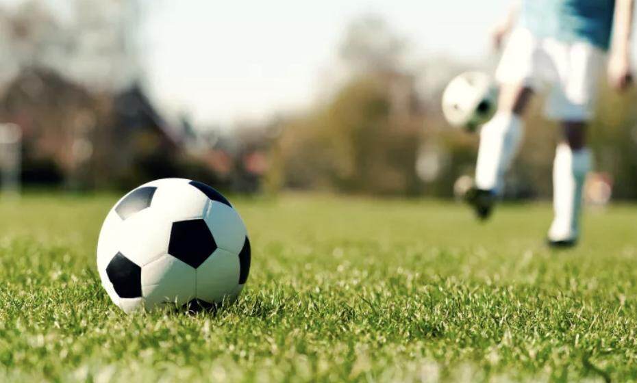 赛场风云,足球最新资讯与温情友谊的碰撞