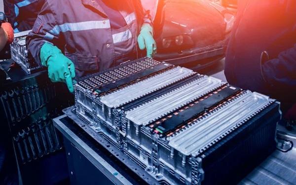 最新型电池观点论述,技术与性能的综合探讨